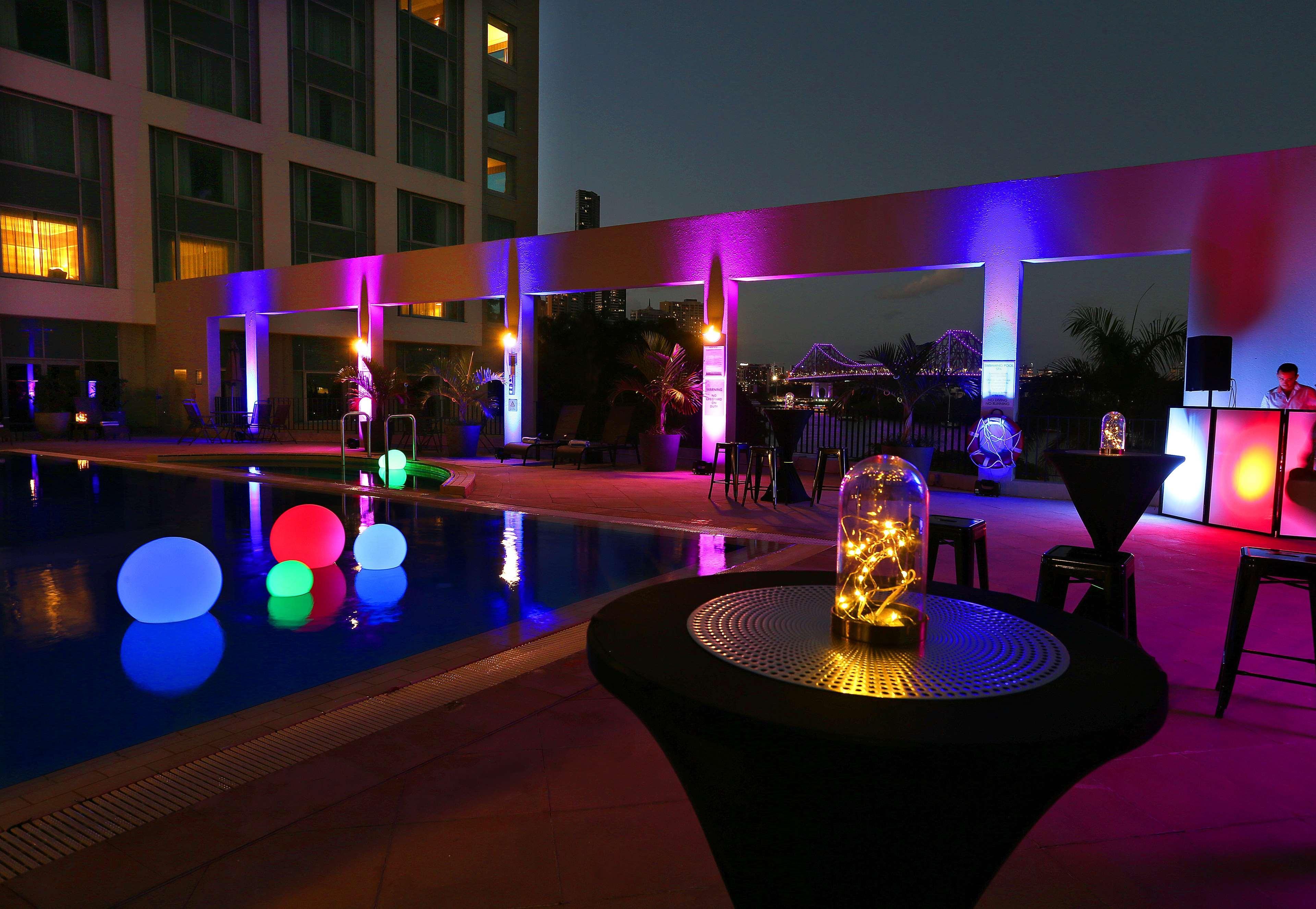 Stamford Plaza Brisbane Hotel Ngoại thất bức ảnh The pool at the hotel