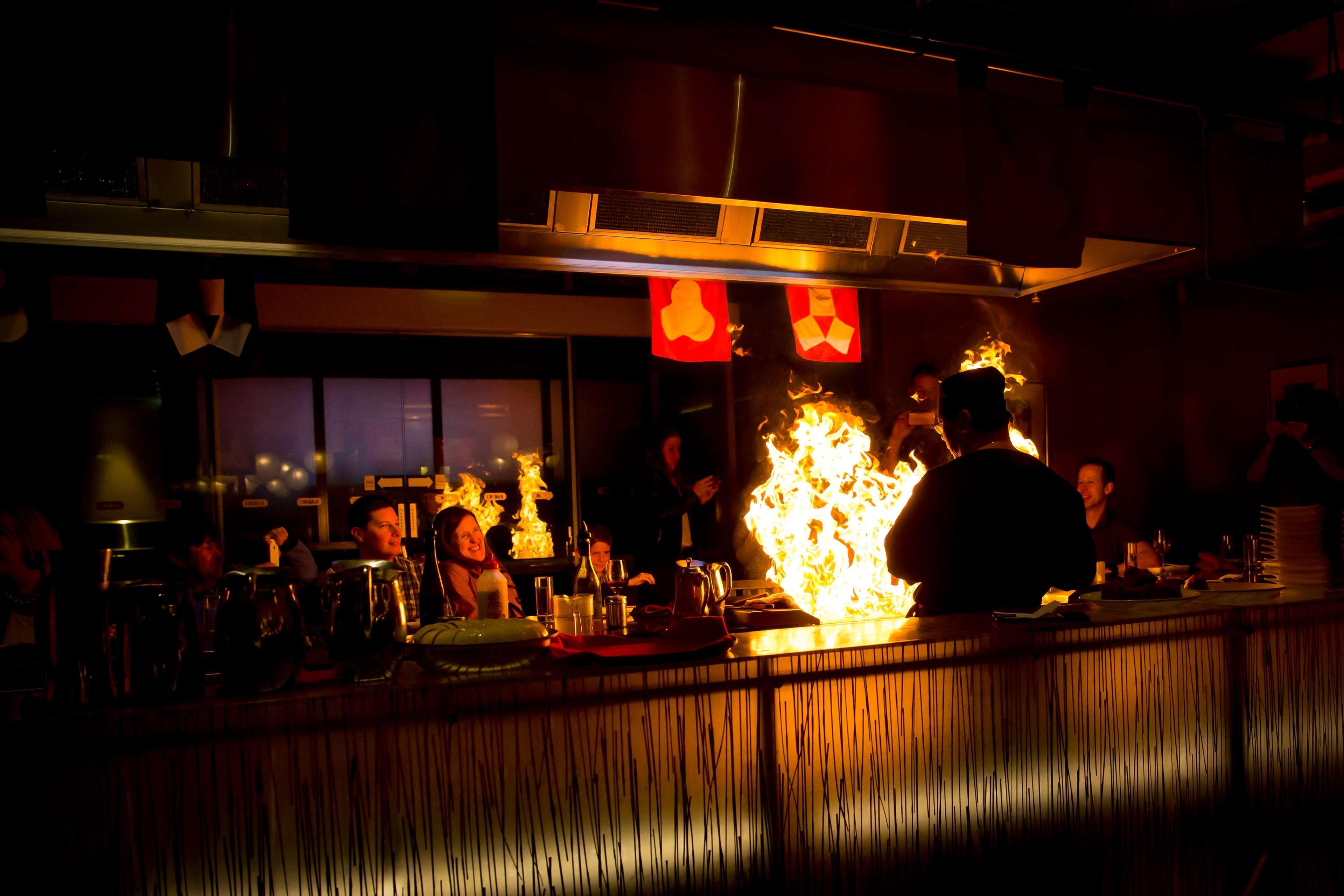 Stamford Plaza Brisbane Hotel Ngoại thất bức ảnh Flaming Drinky