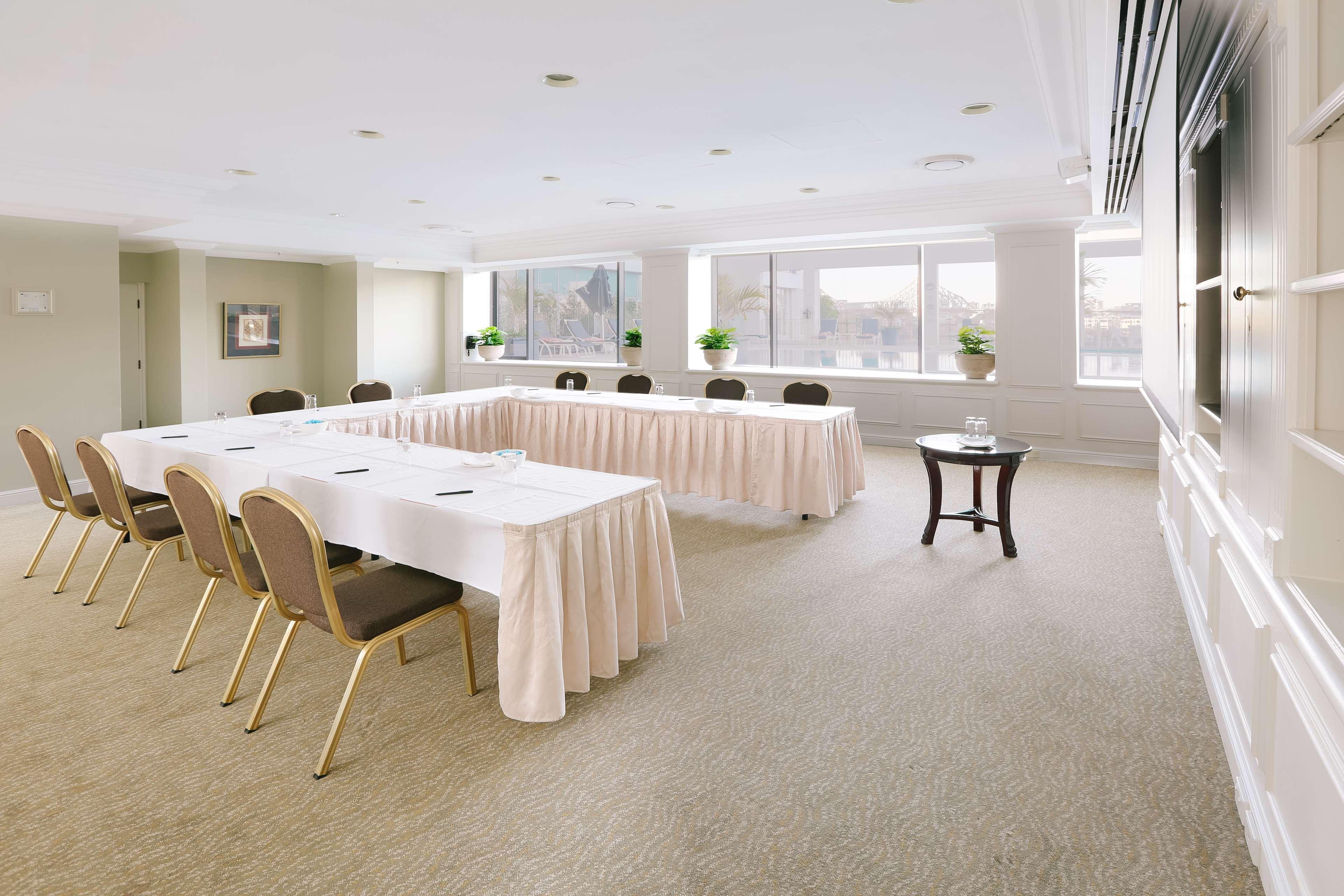 Stamford Plaza Brisbane Hotel Ngoại thất bức ảnh A meeting room