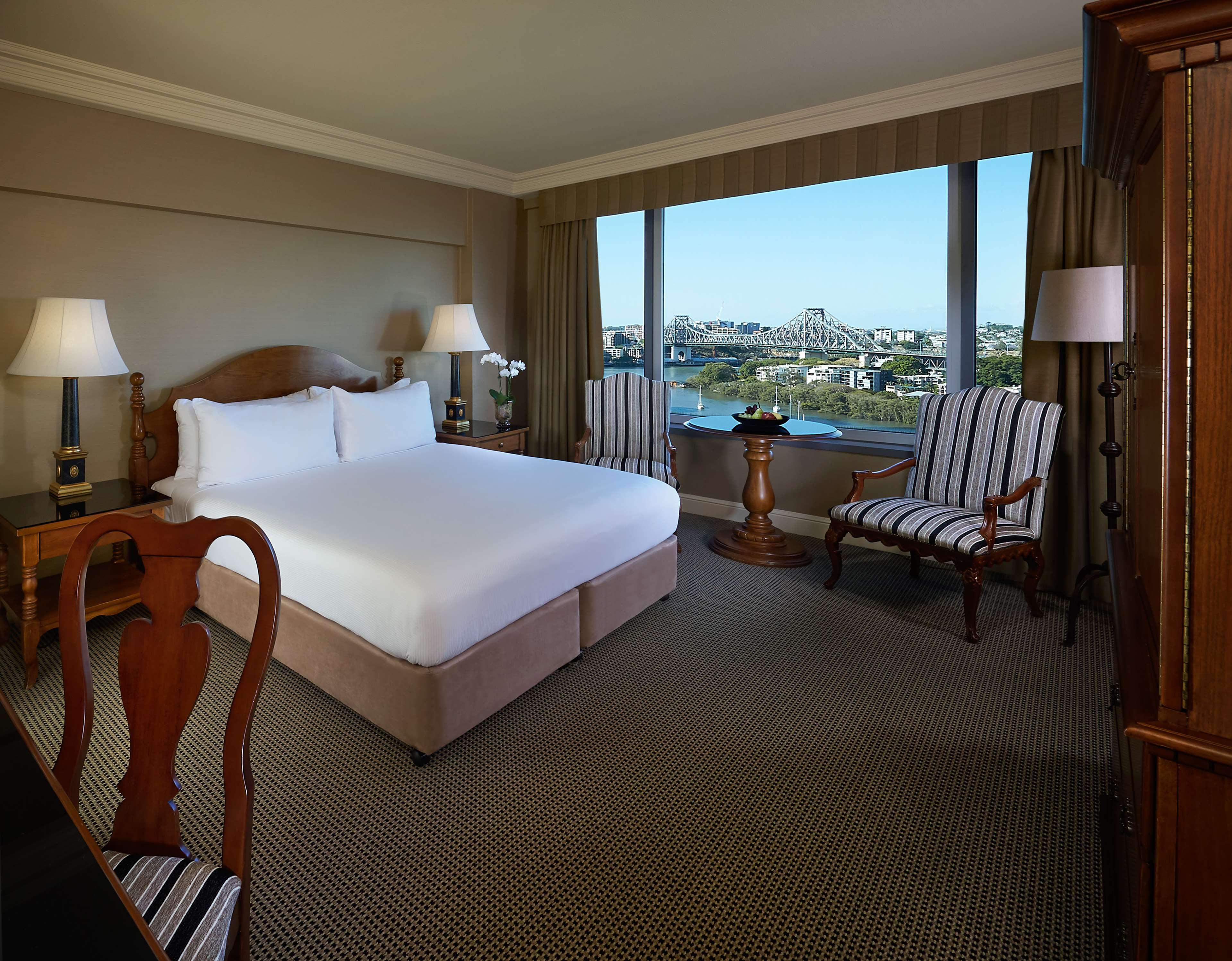 Stamford Plaza Brisbane Hotel Ngoại thất bức ảnh A guest room at the Hilton San Diego Bayfront