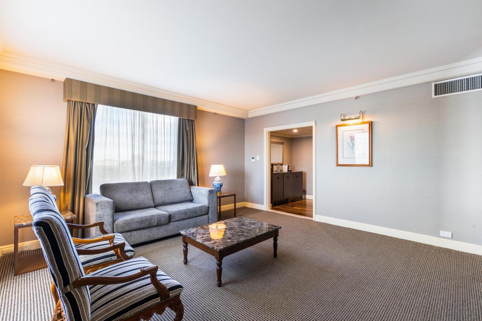 Stamford Plaza Brisbane Hotel Ngoại thất bức ảnh A living room at the hotel