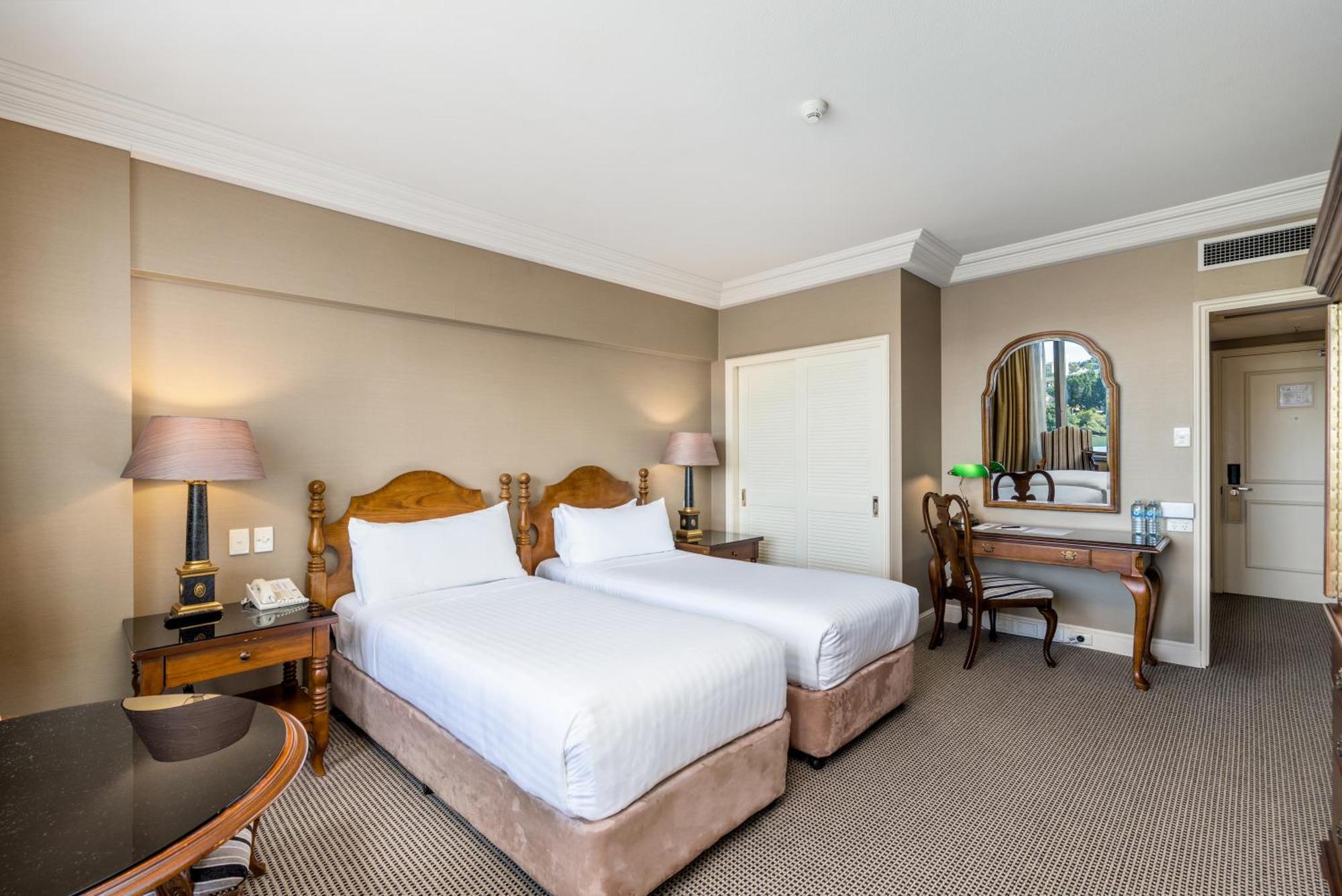 Stamford Plaza Brisbane Hotel Ngoại thất bức ảnh A room at the Cape Town Protea Hotel